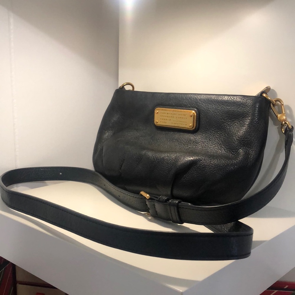 Marc Jacob’s Crossbody Bag in Black